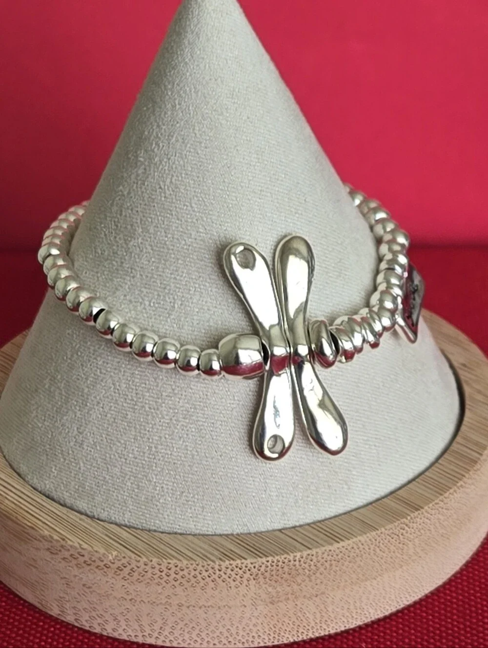 Uno De 50 • SER REBELDE • Silver Dragonfly Beaded Stretch Bracelet